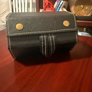 Compact Eyeglasses Holder